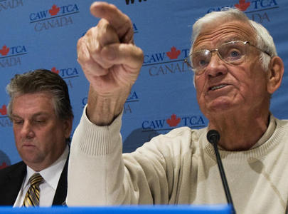Len Harrison (right), president of the Retired Workers Advisory Council, and CAW President Ken Lewenza speak to the media during a press conference on auto workers pensions in Toronto today. (April 9, 2009) 