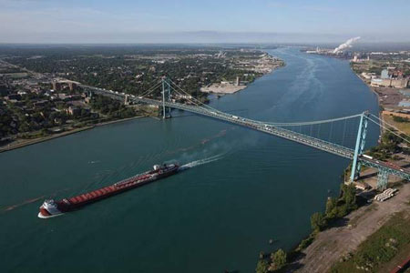 The Ambassador Bridge spans the Detroit River. / ROMAIN BLANQUART/ Detroit Free Press