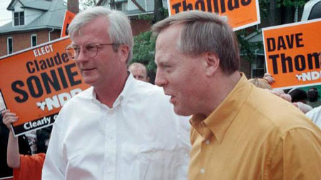 Former Ontario MPP Peter Kormos, left, is seen visiting a farmers’ market in Welland, Ont., in 1999. Mr. Kormos died March 30, 2013, at the age of 60. (Joop Gerritsma/CP)