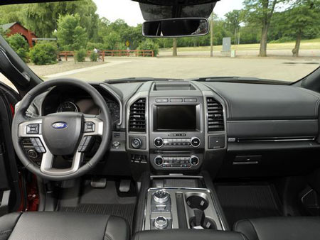 Interior of the Ford Expedition XLT. (Photo: Jose Juarez / Special to Detroit News)